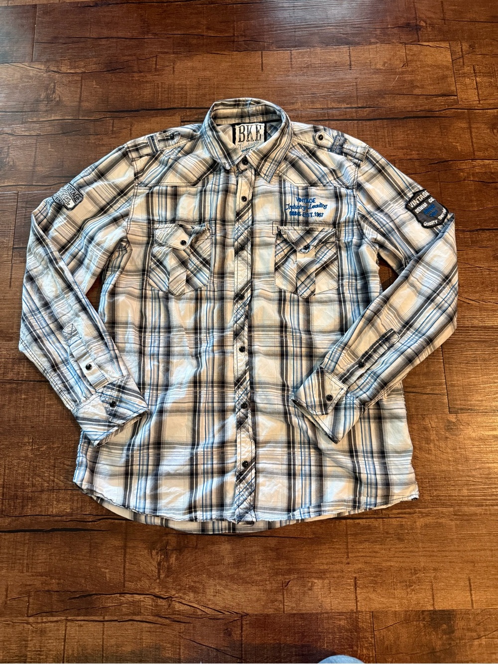 BKE Men's White and Light Blue Plaid Button-Down Shirt